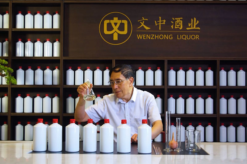 勾兌酒對身體有什么傷害？行業(yè)亂象成為了罪魁禍?zhǔn)祝?></a>
      <div   id=